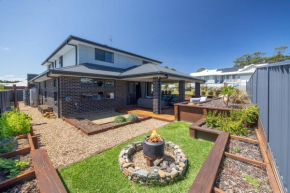 Tipsy Turtle Beach House, Burrill Lake